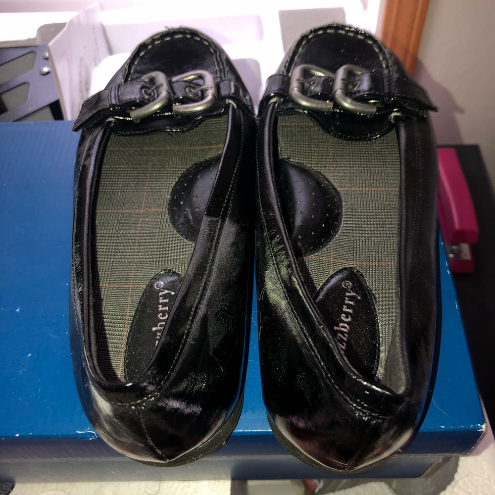Cute Loafer - Picture 2 of 2